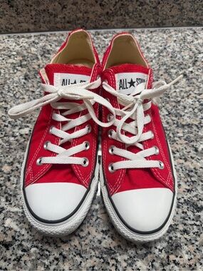 Converse Low-Top All Star Sneakers in Red and White